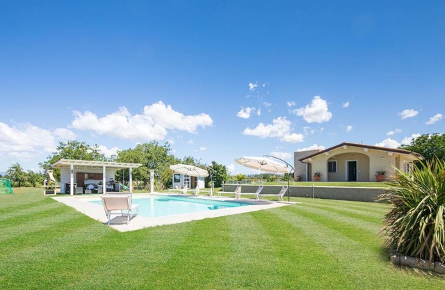 Villino le Viole by VacaVilla