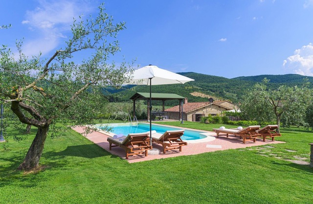 Vinciluna 4, Emma Villas