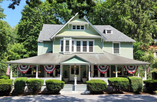 Vine Cottage Inn