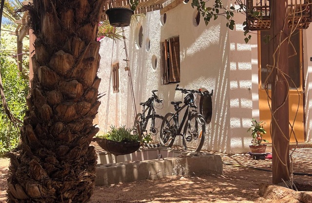 Vintage Valley - your home seconds from the beach