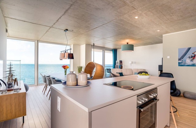 Vision: Luxurious apartment with wood-burning stove, Finnish sauna and Baltic Sea view