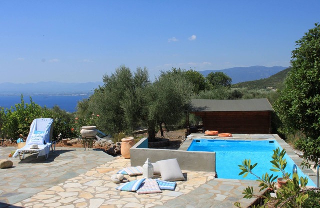 Vista Avia Villa (Traditional Stone Villa with Pool and Amazing View)