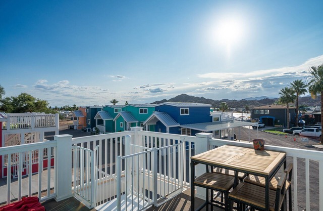 Viva La Vida! Roadrunner Resort