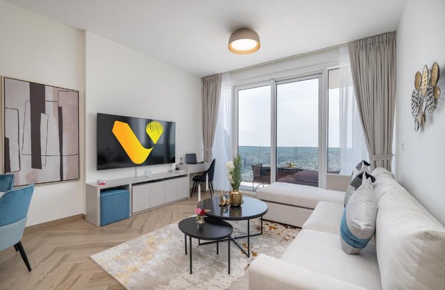 Vogue Al Wasl 1 Residence West 13th Floor with Large Balcony for view of Sheikh Zaid Road and One Za'abeel Tower and Burj Khalifa, Walkable to Metro with Easy Access to Sheikh Zayed Road & Dubai World Trade Centre