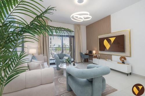 Vogue Madinat Jumeirah Living with Pool View