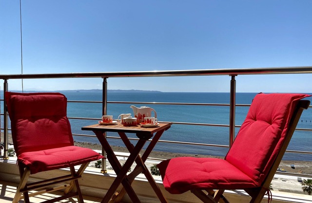 Vollga Apartment-THE BEST SEA VIEW of the city