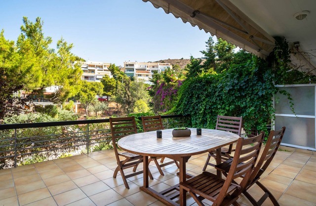Vouliagmeni Honeymoon Suite