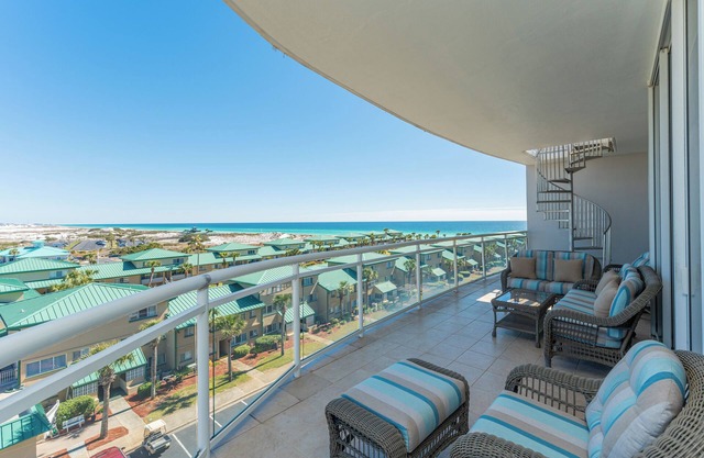 VPH5 Luxury Gulf-View Penthouse with Private Hot Tub & Stunning Sunrises!