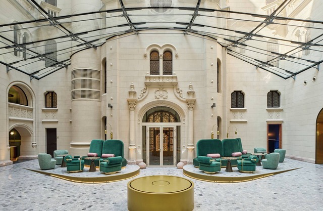 W Budapest