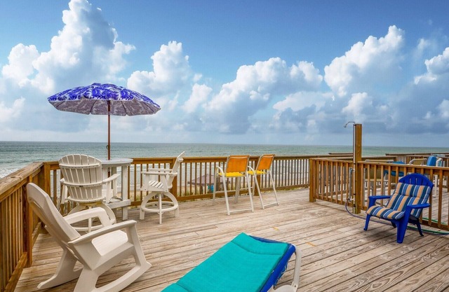 "Wading For You" Oceanfront Townhome - Community Pool