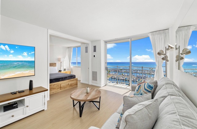 Waikiki Panoramic Ocean View Unit-Great Place to Stay and Enjoy