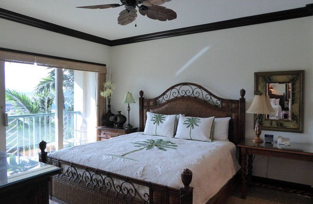 WaipouliBeachResortPentHouseD407, 259.00 10/25-11/1 BeachFrontBlowOutSale10Star!