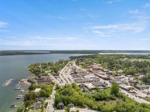 Wake to views of Leech Lake