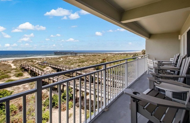 Wake up to Waves: Your Oceanfront Sunrise Retreat