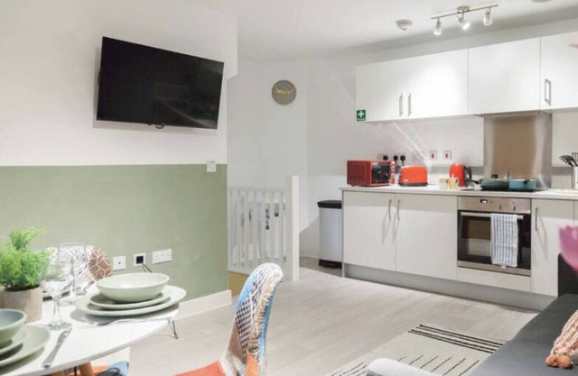 Wakefield Hideaway – 2BR Comfort for 4