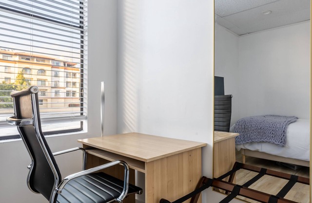 Walk distance to convention center and Caltech center Pasadena private parking