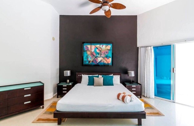 Walk to 5th Ave & Beach | Pool | Patio | Balcony