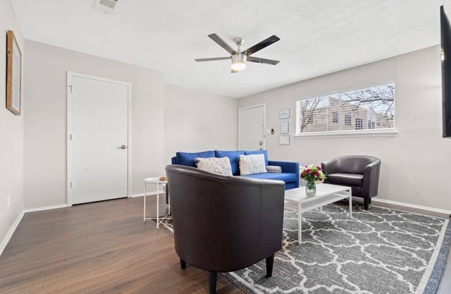 Walk to AT&T Stadium! Clean and Spacious with fast Wi-Fi