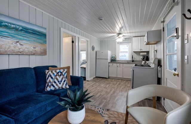 Walk to beach unit 3