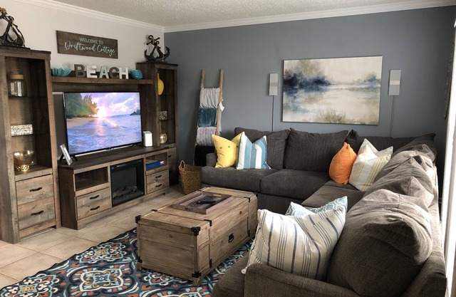 Walk to beach. Perfect for families & couples. Pool & tennis onsite.