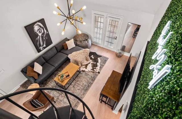 Walk to Broadway! Central Trendy Loft/2 King 1Qn
