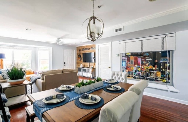 Walk To Broadway!Charming Modern Historic Townhome