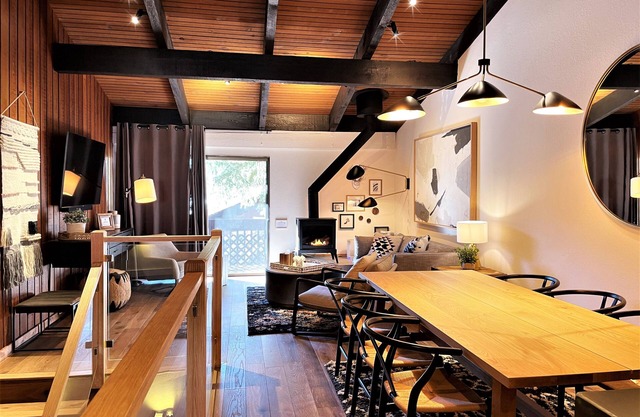 Walk to Canyon Lodge Lifts! 2BR/2BA Condo w/BBQ