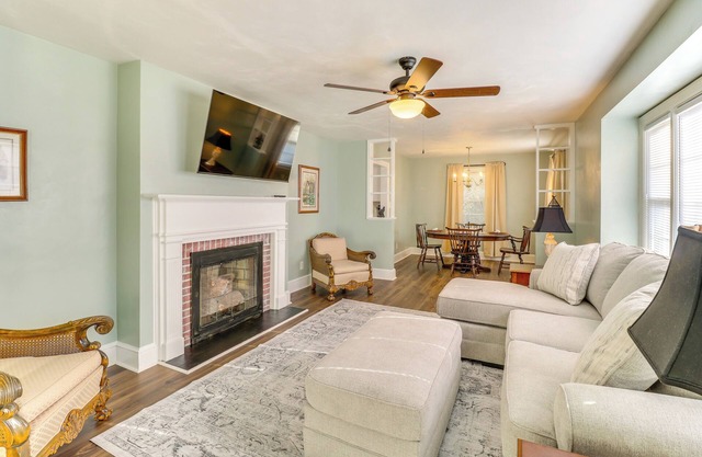 Walk to Chowan University: Dog-Friendly Retreat