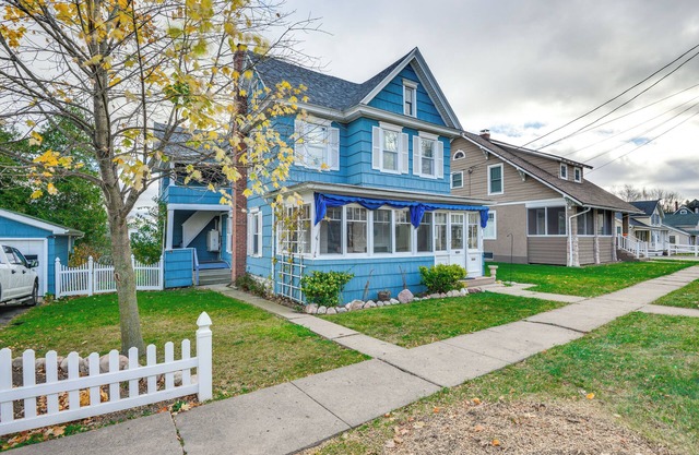 Walk to Downtown - Home w/Porch in Clayton!
