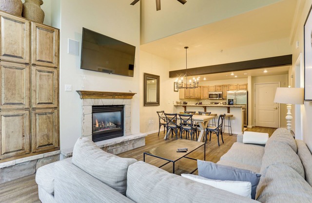 Walk to Lift: Arrowhead Ski Condo w/Pool Access!