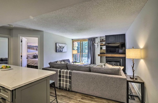 Walk to Main St and Ski Lift Breck Condo with Pool!
