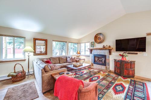 Walk to Main St and Ski Shuttle Frisco Home with Yard