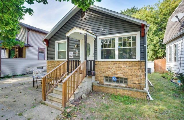 Walk to Main St Fond du Lac: Retreat w/Yard