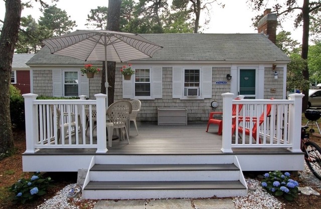 Walk to Private Beach, 2 Br Cottage, AC, WiFi