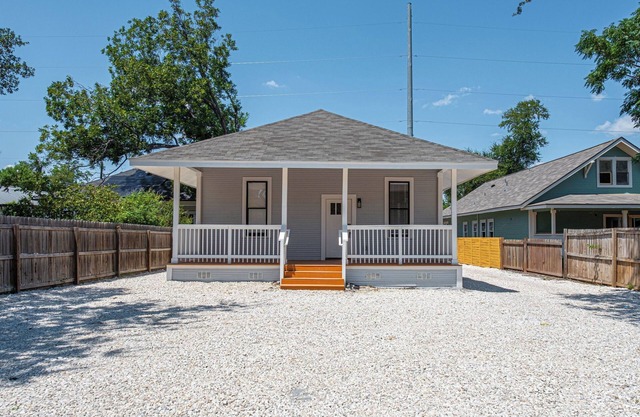 Walk to Riverwalk! 3BR/2BA Gem Near Fun Downtown!