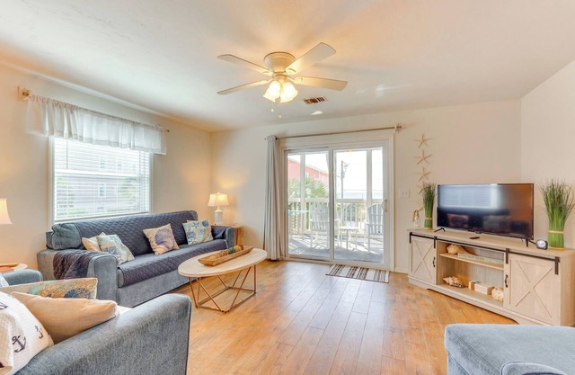 Walk to Shore: Ocean View Cape San Blas Townhome