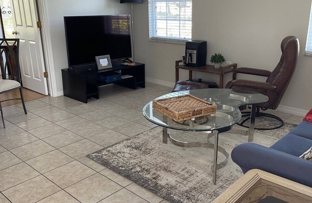 Walk to Siesta Key Beach. 1 BR condo on ground floor, steps away from the pool