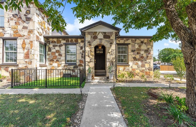Walk to Square + SU Family-Friendly + EV Ready, Old Town Stone Cottage