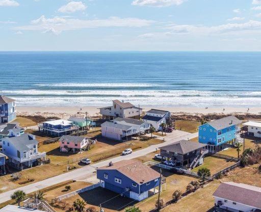 Walk to the beach Ocean views great yard game room
