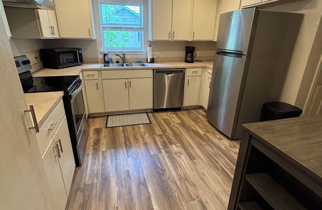 Walk to the River - Modern Pet-Friendly Home - Minutes from Texas State