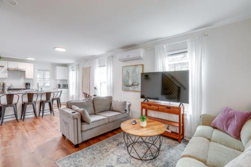 Walkable Dtwn Townhome Near Campus and Palmer Square