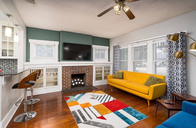 WALKABLE TO DOWNTOWN & Steps From The St. Mary's Strip