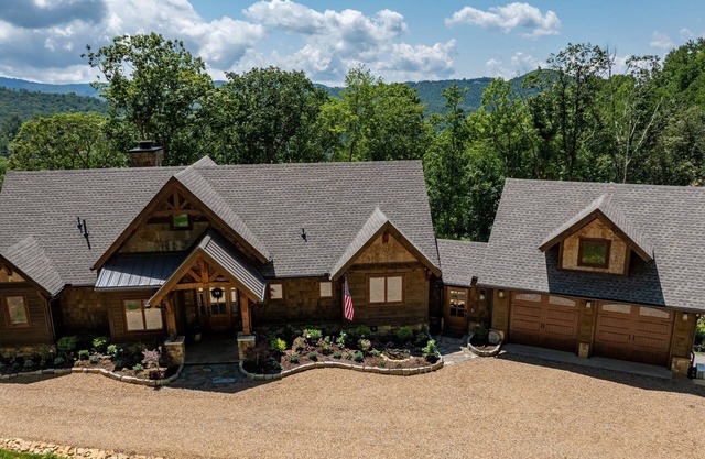 Walker's Ridge at Eagles Nest: Hot Tub, Views, Theater Room, & More!