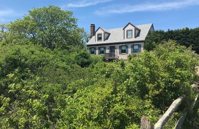 Walking Distance: Beach, Restaurants, Shops, Westmoor Club