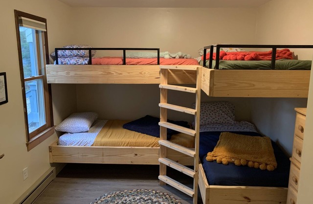 Walking distance to the ski resort! Welcome to Mt. Chillmore.