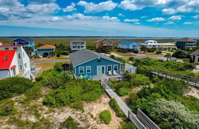 Wanda's Wish/423 Caswell Beach Road - Coastal Vacation Resorts