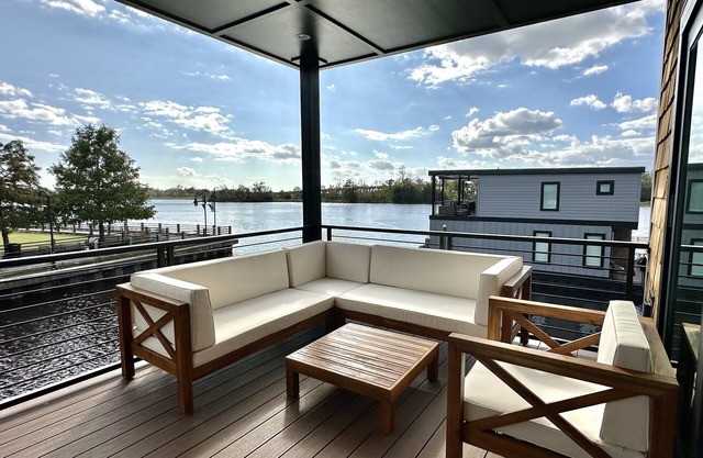 Wanderlust @ The Cove Riverwalk Villas