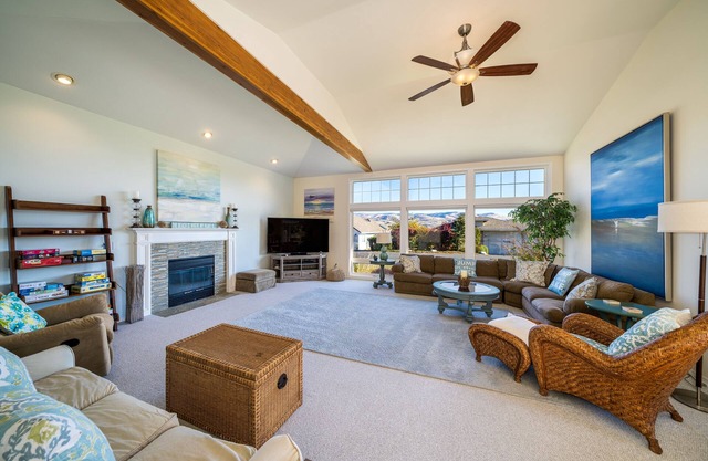Wapato Point Home Single Level 4 Bed 3 Bath Sleeps 12, Close to Waterfront Park