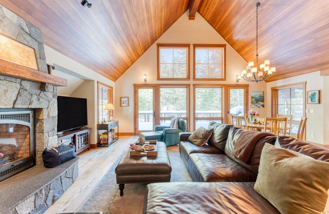 Ward Creek by AvantStay | Sunnyside - Walk to Lake