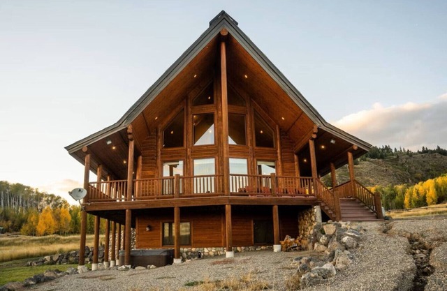 Warm River Butte Lodge